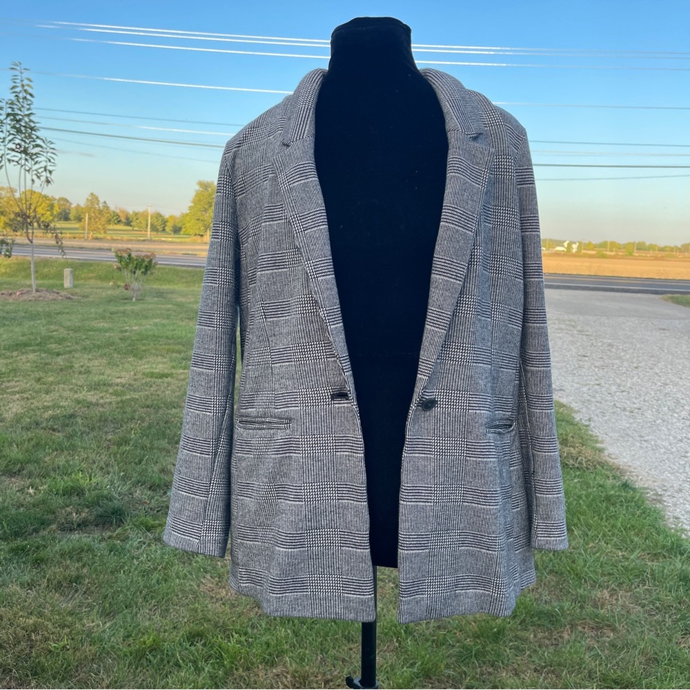 Old Navy Black and White Houndstooth Jacket